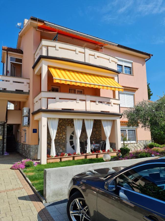 Apartament Ruza Veglia